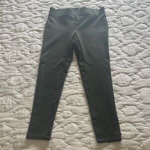 LOFT Green Leggings Stylish Comfortable Essential